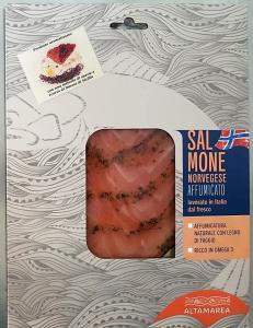 SMOKED SALMON Mix of spices and lemon peel