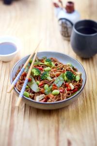 Yakisoba with vegetables 