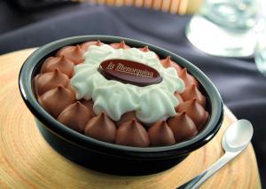 CHOCOLATE MOUSSE ICE CREAM CUP