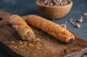 Burger roll with minced meat and tomato sauce 100g (Frozen)