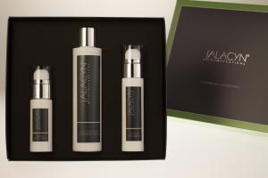 Jalacyn Cosmeceutical - rejuvenating anti age treatment in box