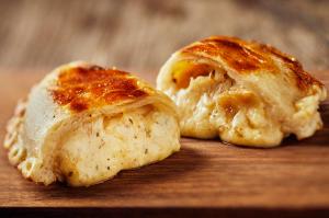 Onions and cheese Empanada 50g