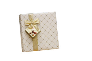 Paper wrapped boxes pralines 200 gr square  different papers possible