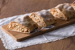 In-Store Bakery - Apple strudel in thin oil dough 225g