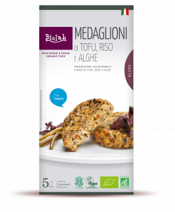 Medallions with tofu, rice and seaweed