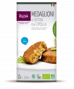 Seitan medallions with onion