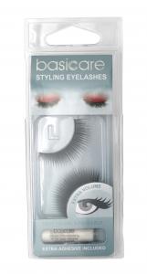 STYLING EYELASHES