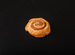 Walnut-apricot snail mini