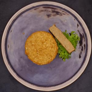 vegetarian burger, pea-based