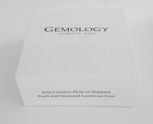 Pearl and Diamond Luminous Care