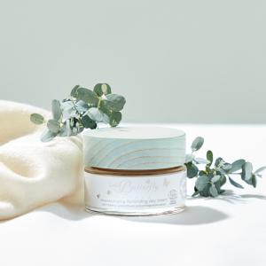 blossoms in spring - illuminating day cream