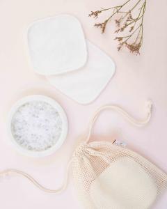7 reusable makeup remover pads + laundry bag