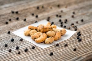 Black Pepper Cashews Odlično