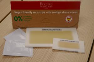 Vegan friendly wax strips with BIObased non woven