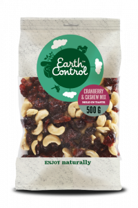 Cashew and cranberries
