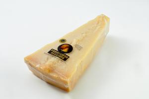 Parmigiano Reggiano D.O.P. portions freshpack for Deli