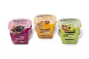 Smoothie Bowls With Granola