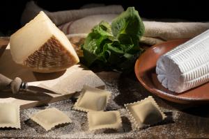 Frozen fresh ravioli with ricotta cheese, spinach and pecorino crotonese cheese PDO