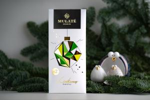 MULATE Season selection “CANNABIS DARK”  together with “ CANNABIS MILK”