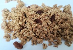 Granola with raisins