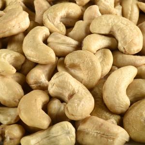 Organic raw cashew nuts