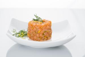 LEMON & DILL SALMON TARTAR