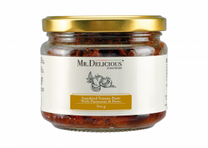 Sundried Tomato Spread with Parmesan and Pesto sauce