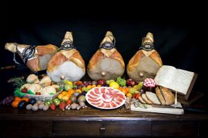 Prosciutto di Parma Devodier MADE GREEN IN ITALY - Whole Product Bone-in & Boneless