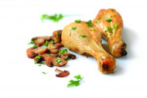 FUSI DI POLLO CON FUNGHI