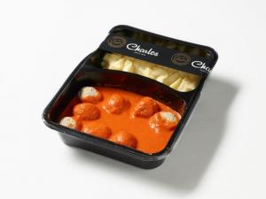 MEATBALLS IN TOMATO SAUCE WITH MASHED POTATOES