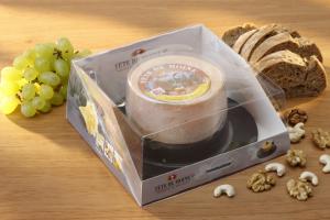 Packaging for premium cheese