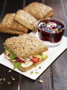 Frökusar - sandwich bun with kernels and seeds 80 g