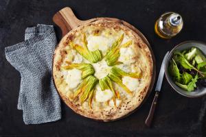 Pizza Napolitaine Stracciatella & Fleur de courgette