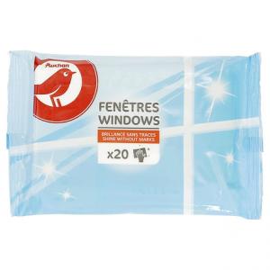 Glass cleaner wipes