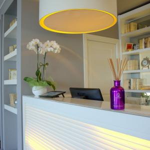 Home Fragrance Violet Pack Diffuser + Refill + Sticks Fragrance Lavander and Vanilla