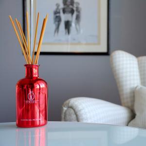 Home Fragrance Red Pack Diffuser + Refill + Sticks Fragrance Honey and sugar